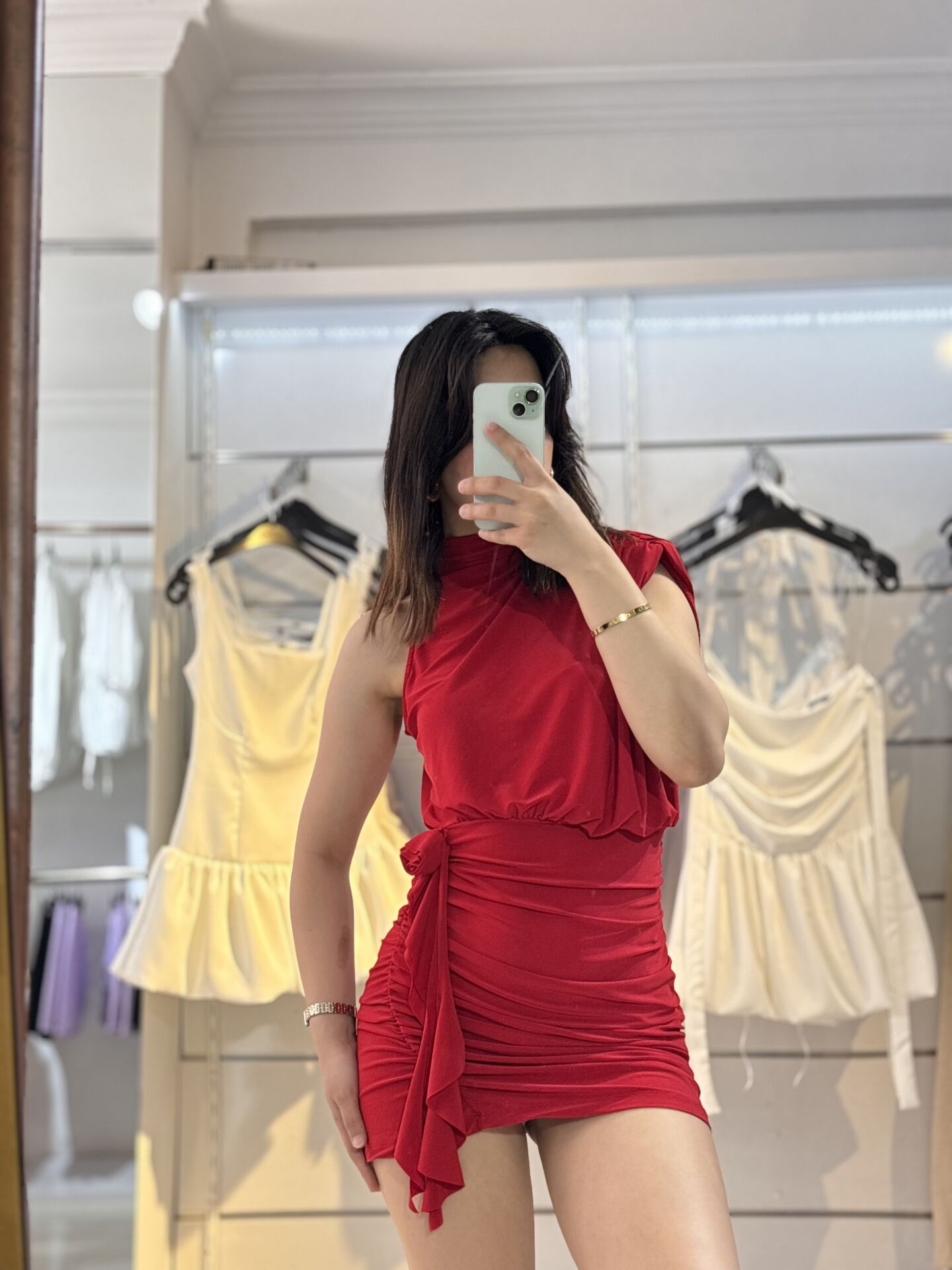 Kırmızı Gül Detaylı Tek Vatkalı Mini Elbise