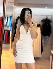 Siyah Kurdele Detaylı V Yaka Beyaz Elbise