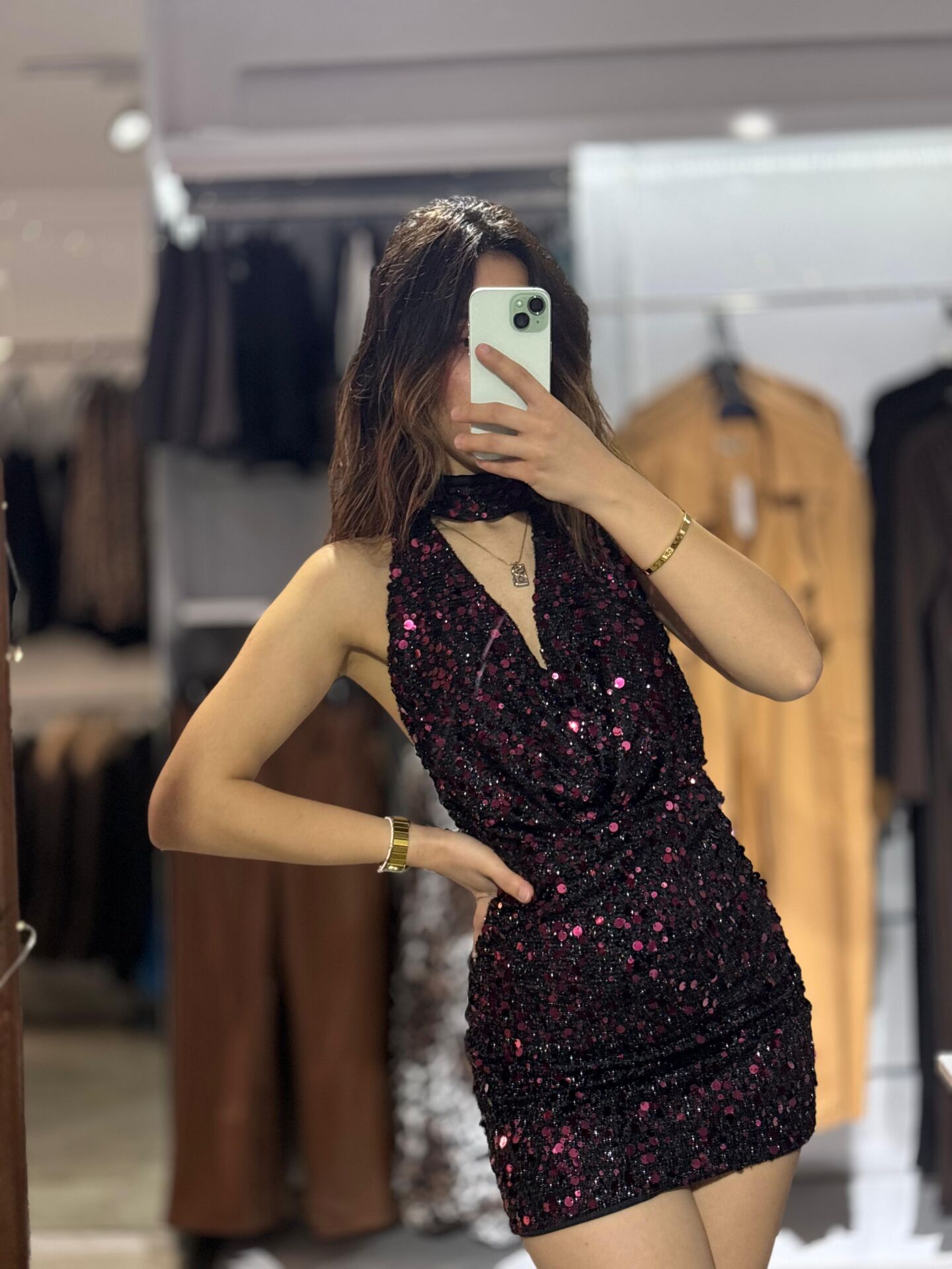 Payetli Sırt Dekolteli Mini Elbise