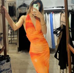 Turuncu Sırt Dekolteli Vücudu Saran Tül Midi Elbise